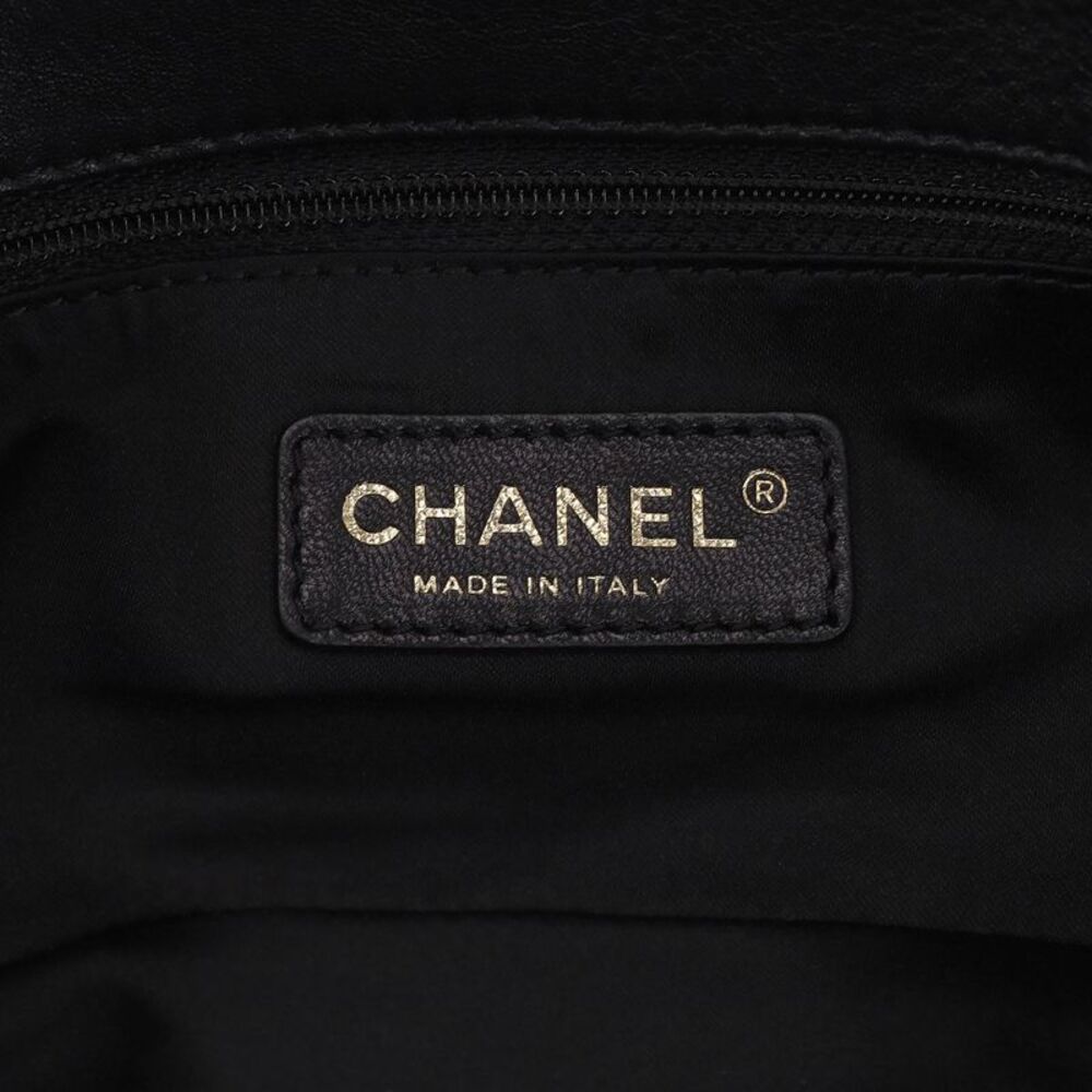 Chanel Re-Issue Quilted Lambskin Clutch Bag - Picture 8 of 11